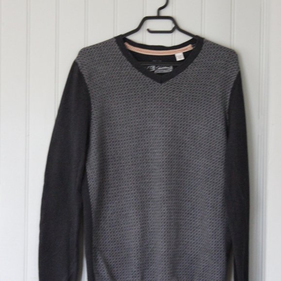 Shirt - Picture 2 of 3